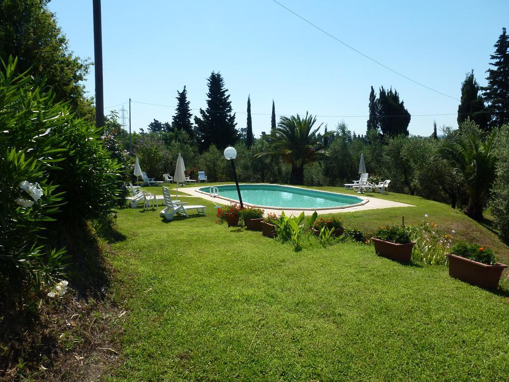 Agriturismo Poggio Al Tesoro Crespina Номер фото