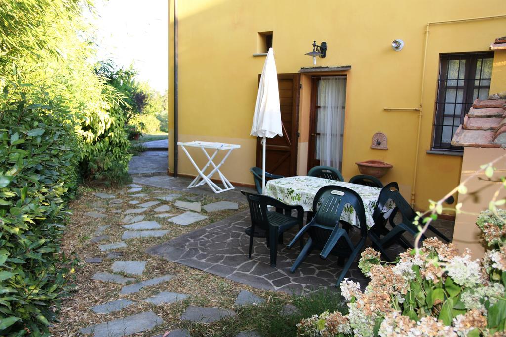 Agriturismo Poggio Al Tesoro Crespina Экстерьер фото