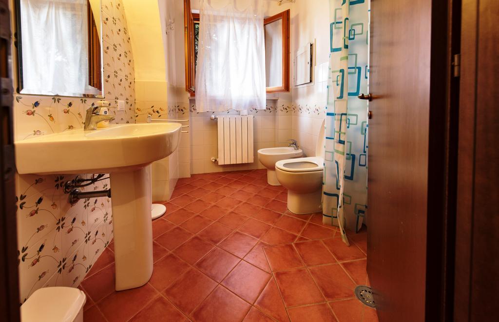 Agriturismo Poggio Al Tesoro Crespina Экстерьер фото