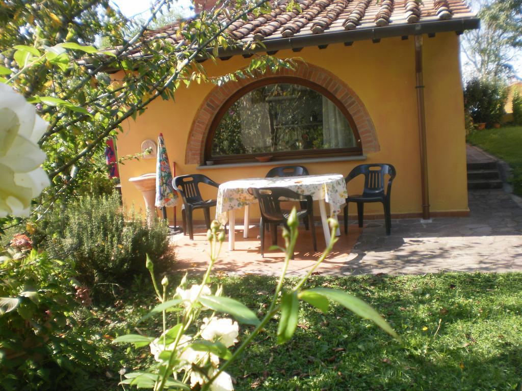 Agriturismo Poggio Al Tesoro Crespina Экстерьер фото